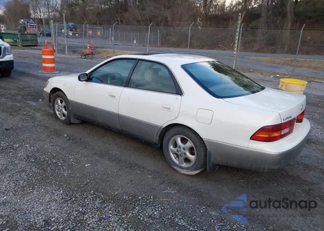 1999 Lexus Es 300 из США, поврежденный, VIN JT8BF28G4X0219492